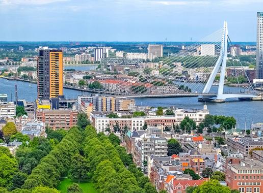 Luchtfoto van de stad Rotterdamm et Erasmusbrug