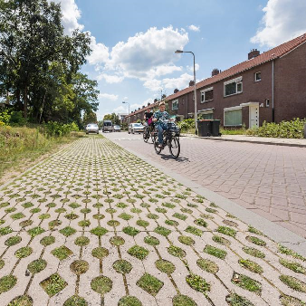 Doorlatende parkeerplaats