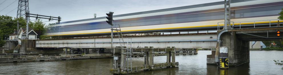 Foto van een rijdende trein