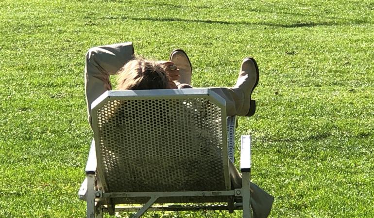 Relaxen in Utrechtse park Lepelenburg