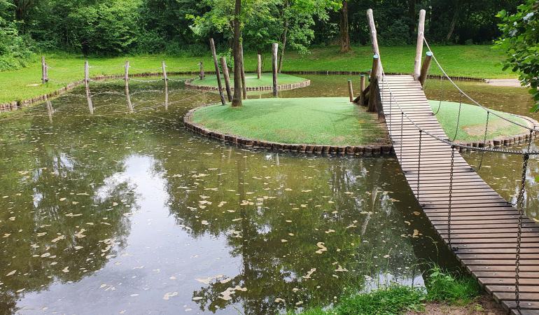 Stilstaand water in park